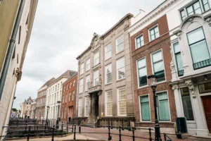 Verweij verzorgde vervanging van alle verlichting en de vernieuwing av-installatie in opdracht van Van Zoelen Verweij verzorgde vervanging van alle verlichting en de vernieuwing av-installatie in opdracht van Van Zoelen